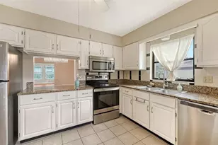 4767 Oak Hill Ct, Sarasota, FL 34232 - Photo 9