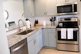 204 Silver Lake Dr, Venice, FL 34292 - Photo 5