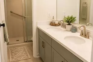 204 Silver Lake Dr, Venice, FL 34292 - Photo 19