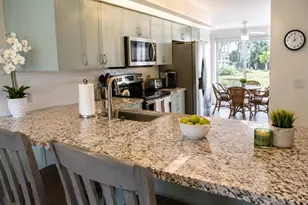 204 Silver Lake Dr, Venice, FL 34292 - Photo 7