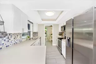 2920 Captiva Dr, Sarasota, FL 34231 - Photo 31