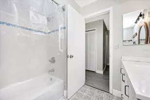 2920 Captiva Dr, Sarasota, FL 34231 - Photo 51