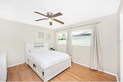 2920 Captiva Drive, Sarasota, FL 34231 - Photo 19