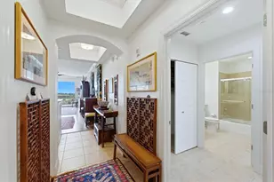 5531 Cannes Cir, Sarasota, FL 34231 - Photo 7