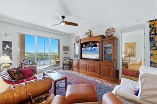 5531 Cannes Cir, Sarasota, FL 34231 - Photo 9