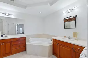 5531 Cannes Cir, Sarasota, FL 34231 - Photo 27