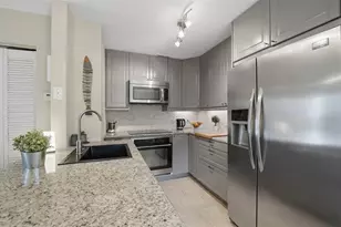 850 S Tamiami Trl, Sarasota, FL 34236 - Photo 9