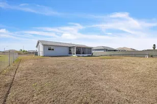 123 NW 9th St, Cape Coral, FL 33993 - Photo 35