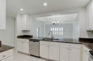 808 3rd Ave W, Bradenton, FL 34205 - Photo 9