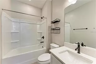 3519 74th Ave Cir E, Sarasota, FL 34243 - Photo 13