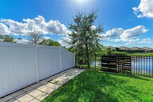 3519 74th Ave Cir E, Sarasota, FL 34243 - Photo 5