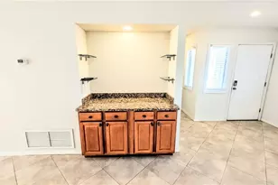 7805 Pine Trace Dr, Sarasota, FL 34243 - Photo 7