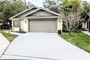 7805 Pine Trace Dr, Sarasota, FL 34243 - Photo 3