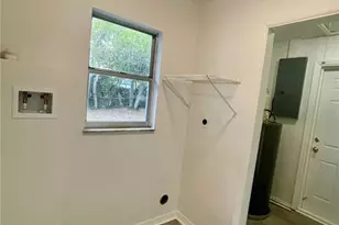 3215 Bunche St, Sarasota, FL 34234 - Photo 9