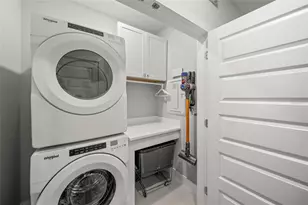 459 Wingfield Dr, Sarasota, FL 34237 - Photo 37