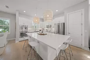 459 Wingfield Dr, Sarasota, FL 34237 - Photo 17