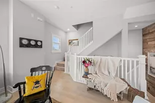 459 Wingfield Dr, Sarasota, FL 34237 - Photo 25