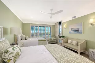 2410 Harbourside Dr, Longboat Key, FL 34228 - Photo 33