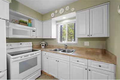 2304 Ringling Boulevard #103, Sarasota, FL 34237 - Photo 9