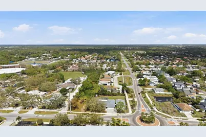 5251 Ashton Road, Sarasota, FL 34233 - Photo 5