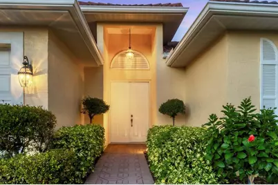 4501 Murcia Boulevard #7, Sarasota, FL 34238 - Photo 5