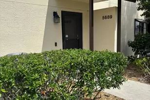 5689 Gardens Dr, Sarasota, FL 34243 - Photo 3