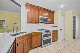 737 McCallister Ave, Sun City Center, FL 33573 - Photo 15
