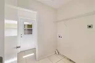 1097 Willis Ave, Sarasota, FL 34232 - Photo 9