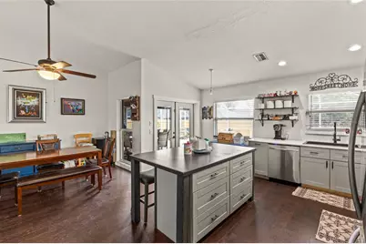 3703 31st Street E, Bradenton, FL 34208 - Photo 3