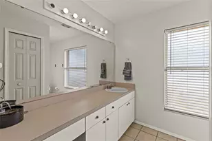 3703 31st St E, Bradenton, FL 34208 - Photo 11