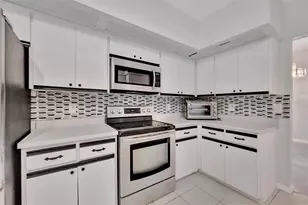 6864 Corral Ct, Sarasota, FL 34243 - Photo 17