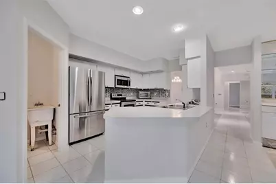 6864 Corral Court, Sarasota, FL 34243 - Photo 15