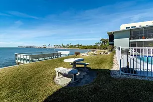 2566 Gary Cir, Dunedin, FL 34698 - Photo 13