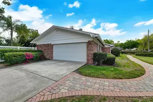 1303 Brantwood Dr, Valrico, FL 33594 - Photo 5
