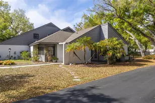 3210 Golden Eagle Ln, Sarasota, FL 34231 - Photo 3