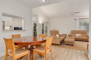 3210 Golden Eagle Ln, Sarasota, FL 34231 - Photo 9