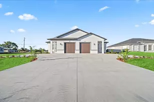 826/828 Diplomat Parkway E, Cape Coral, FL 33909 - Photo 3