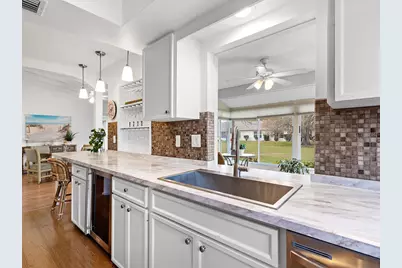 4266 Oakhurst Circle E #3060, Sarasota, FL 34233 - Photo 7