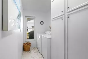 4266 Oakhurst Cir E, Sarasota, FL 34233 - Photo 15