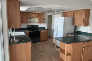 10307 Sandpiper Rd W, Bradenton, FL 34209 - Photo 7