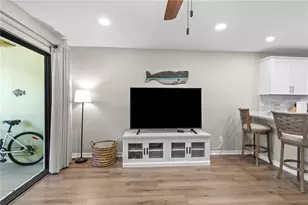 1752 Stickney Point Rd, Sarasota, FL 34231 - Photo 27