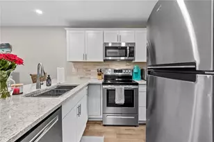 1752 Stickney Point Rd, Sarasota, FL 34231 - Photo 15