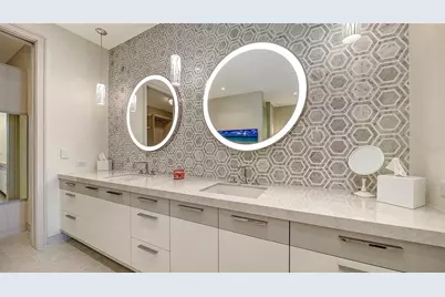 1581 Gulf Of Mexico Drive #406, Longboat Key, FL 34228 - Photo 31