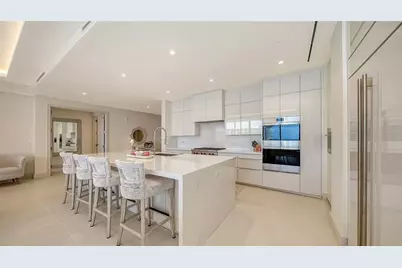 1581 Gulf Of Mexico Drive #406, Longboat Key, FL 34228 - Photo 19