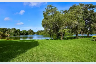 3864 Wilshire Circle W #106, Sarasota, FL 34238 - Photo 45