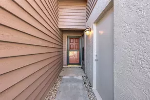 3864 Wilshire Cir W, Sarasota, FL 34238 - Photo 5