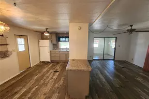 808 53rd Ave E, Bradenton, FL 34203 - Photo 9