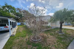 808 53rd Ave E, Bradenton, FL 34203 - Photo 3