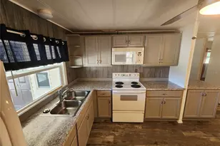 808 53rd Ave E, Bradenton, FL 34203 - Photo 5