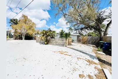 3913 S Shade Avenue, Sarasota, FL 34231 - Photo 3